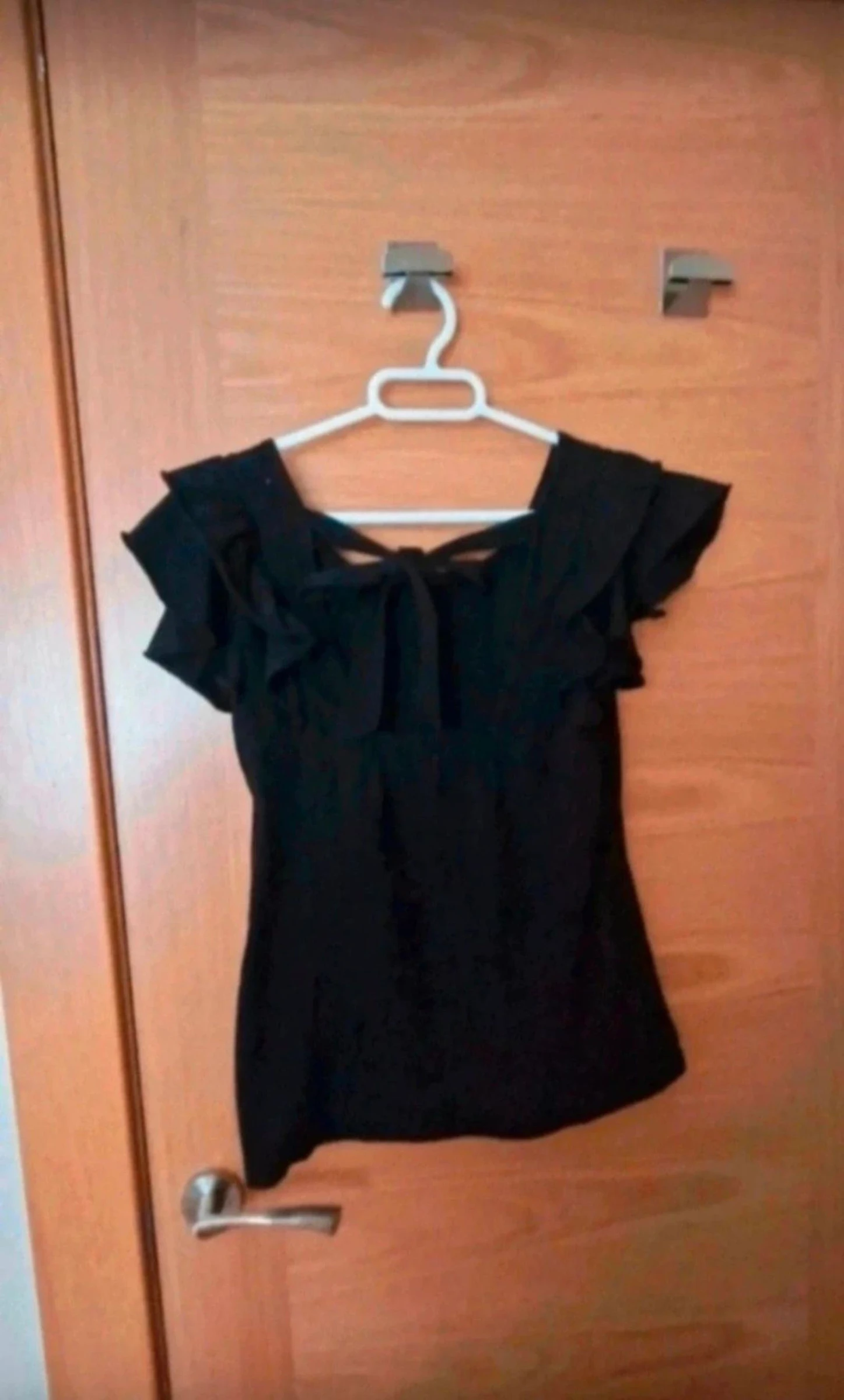 Camiseta de mujer, lazada en la espalda, color negro, talla S